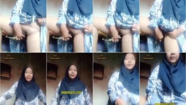 Video Bokep Bunda Colmek Pake Terong Lupa Lepas Jilbab Biru - Bokepindo21